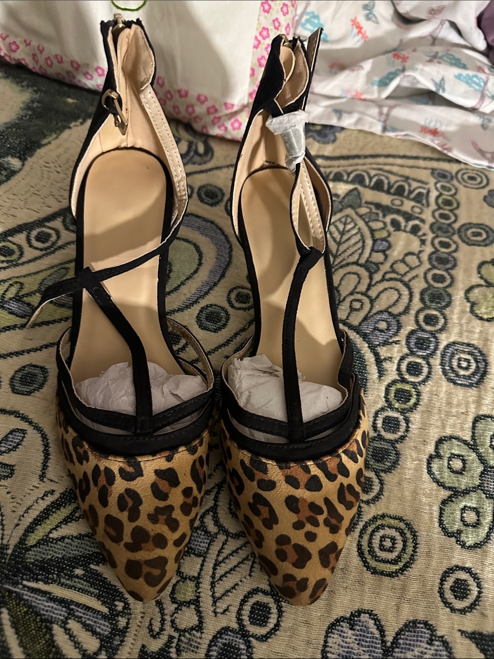 Leopard Print Pointed Toe Ankle Strap Pumps - Black/Leopard